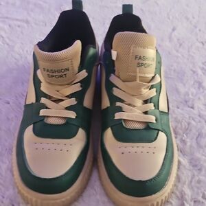 Green and Cream Fashion Sport Sneakers